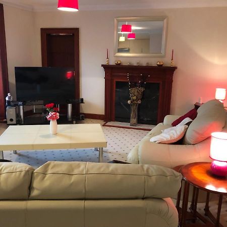 Executive Serviced Apartments 1 ฟอร์ฟาร์ ภายนอก รูปภาพ