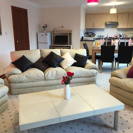 Executive Serviced Apartments 1 ฟอร์ฟาร์ ภายนอก รูปภาพ